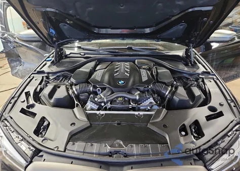 2022 BMW M550Xi z USA, uszkodzony, nr VIN WBA13BK09NCH97228